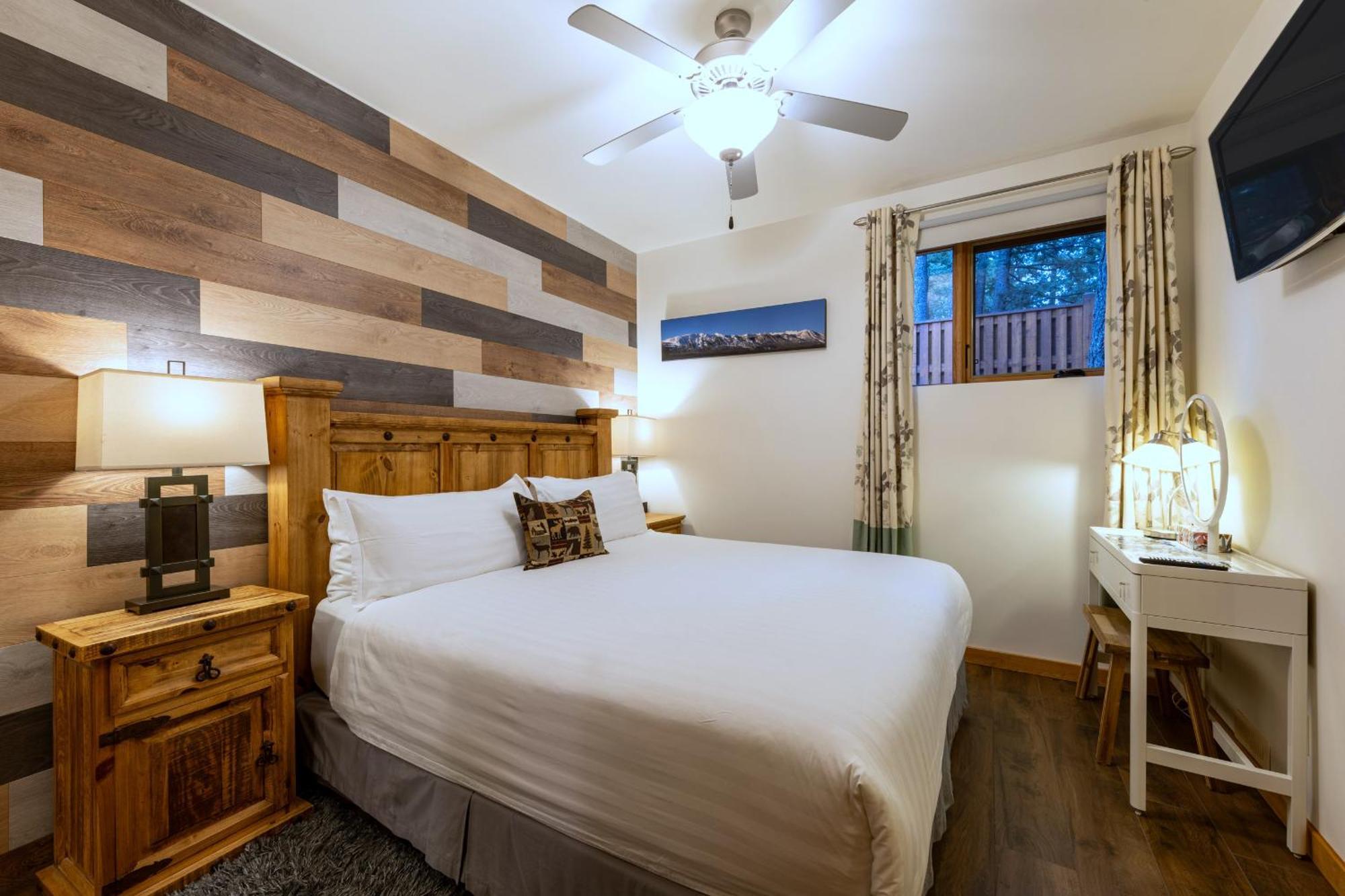 Canyon Ridge Lodge Голден Экстерьер фото