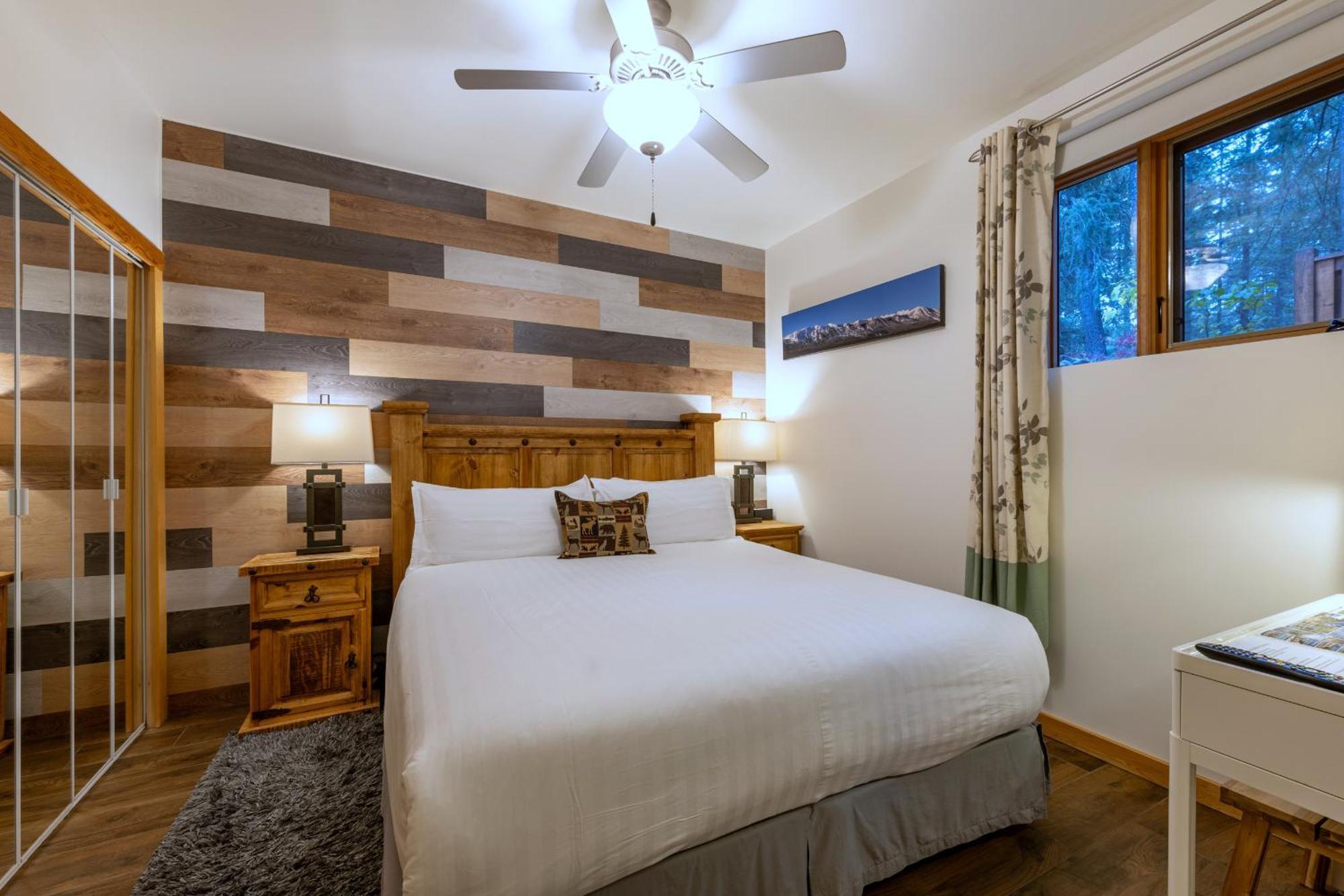 Canyon Ridge Lodge Голден Экстерьер фото