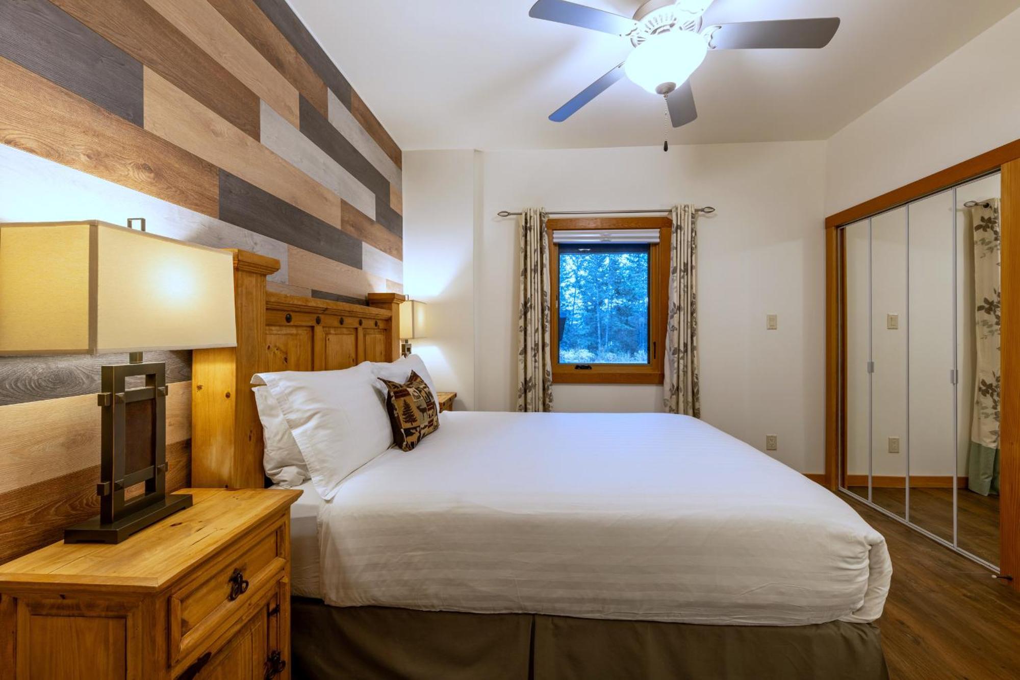 Canyon Ridge Lodge Голден Экстерьер фото
